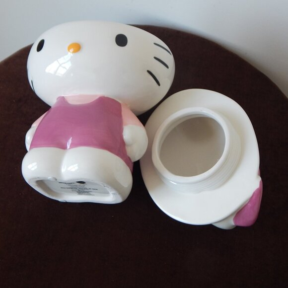 Silver Buffalo Sanrio Hello Kitty 3D Sculpted Ceramic Large Canister Jar New - Picture 10 of 11